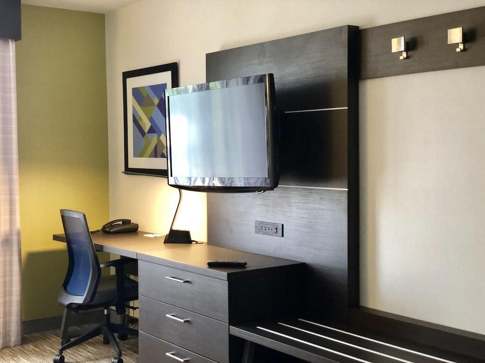 Holiday Inn Express Great Barrington By Ihg Екстериор снимка