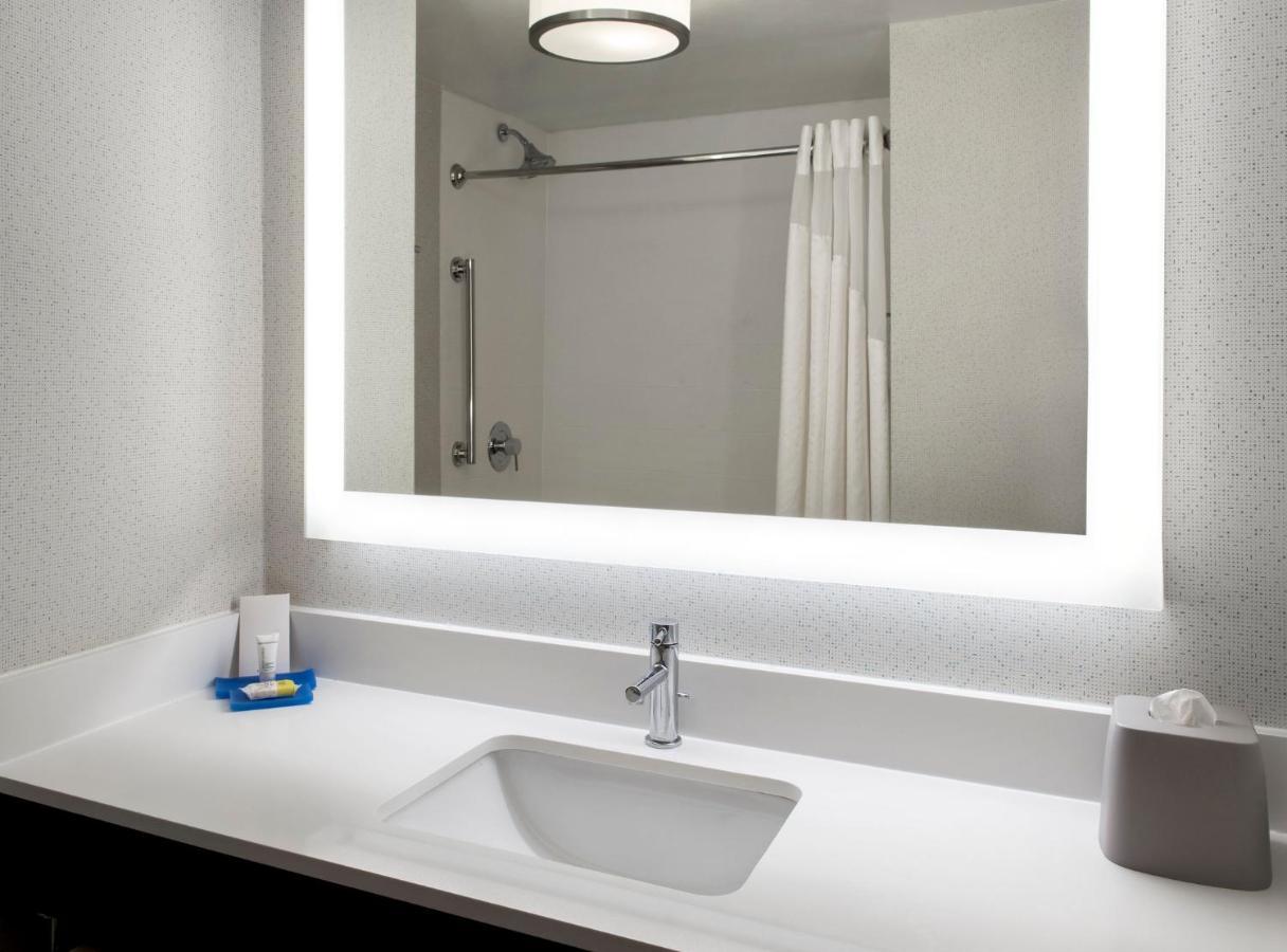 Holiday Inn Express Great Barrington By Ihg Екстериор снимка