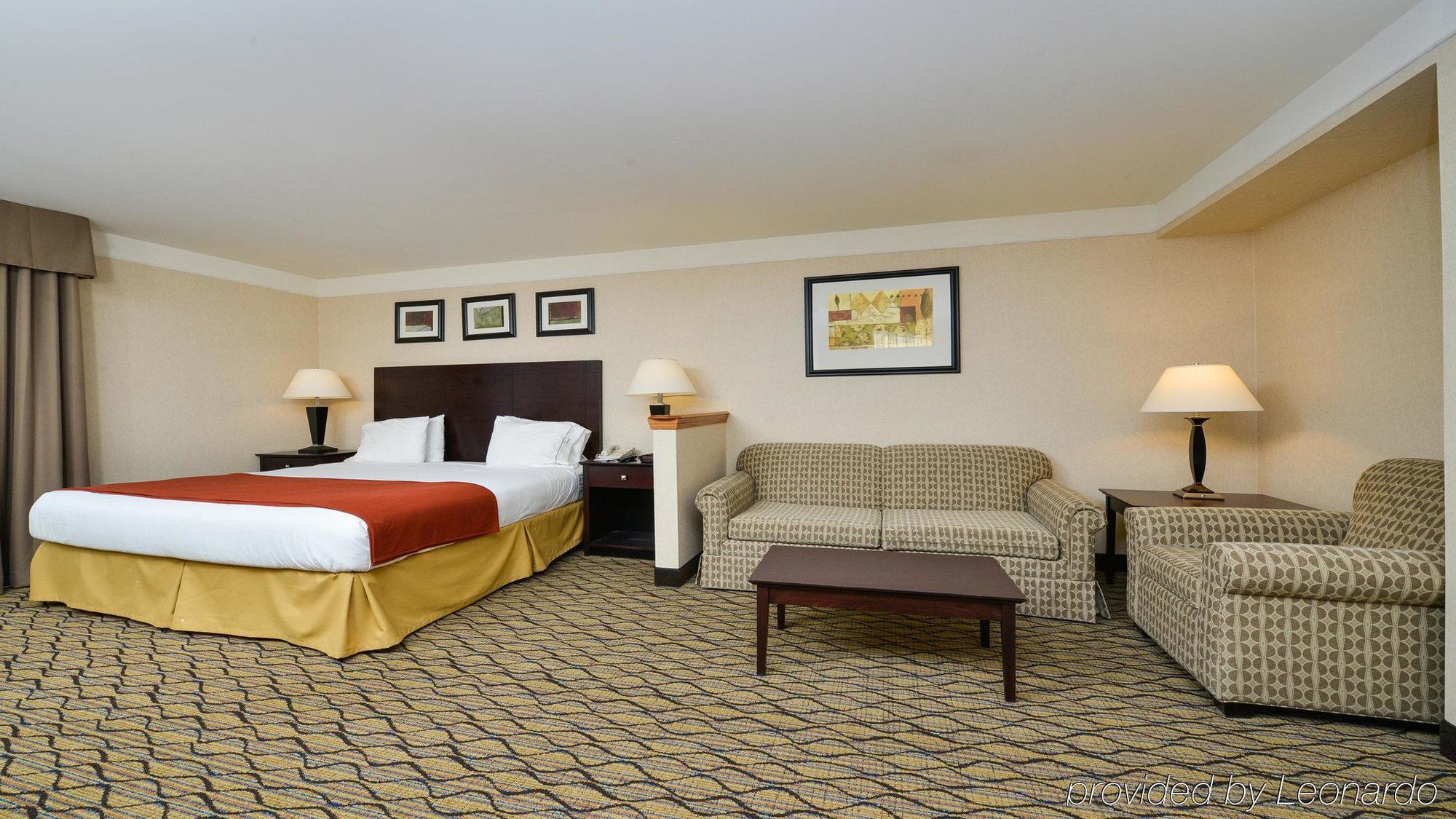 Holiday Inn Express Great Barrington By Ihg Екстериор снимка