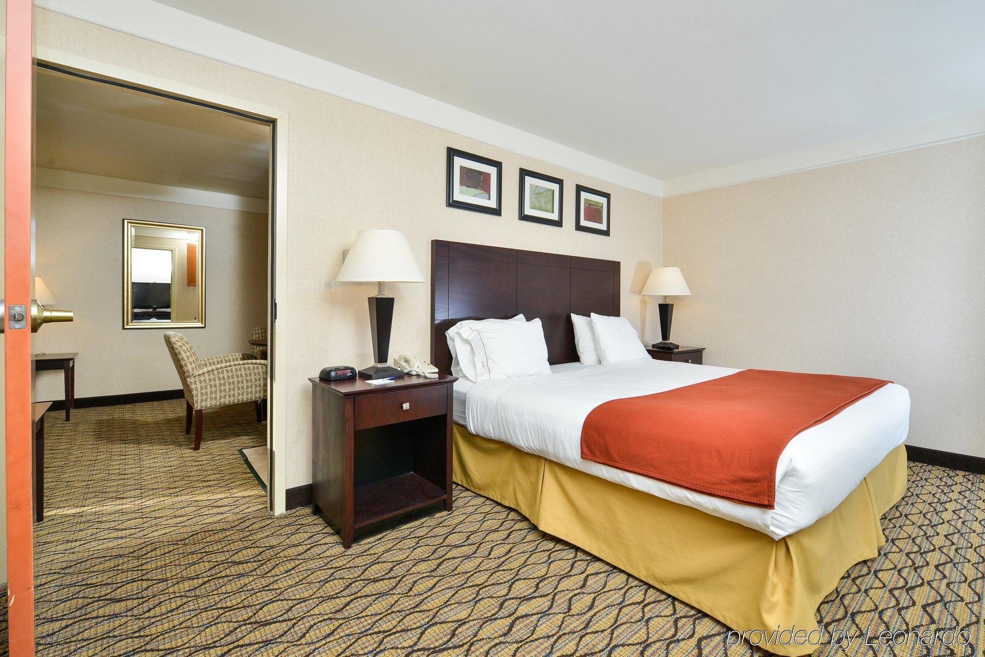 Holiday Inn Express Great Barrington By Ihg Екстериор снимка