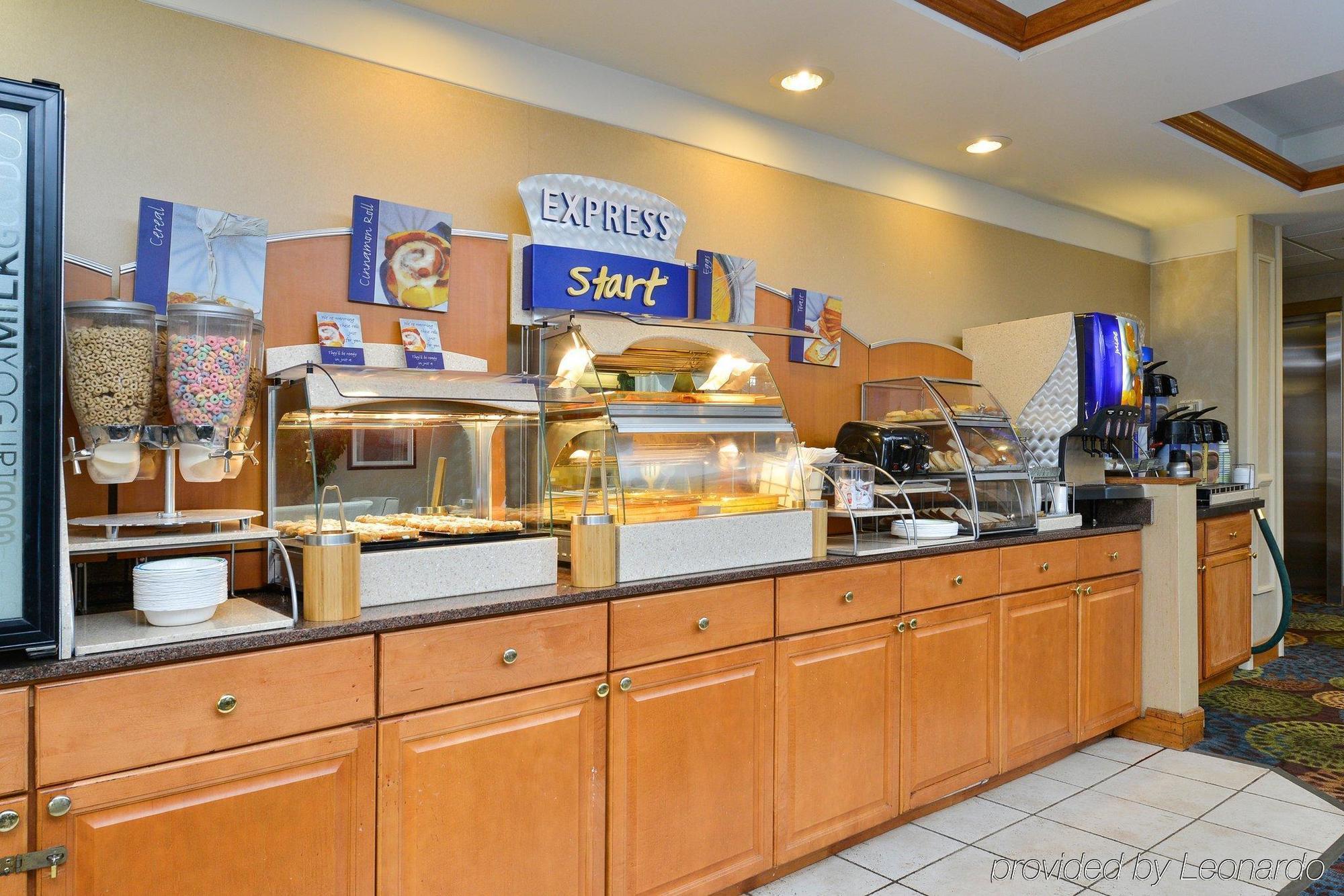 Holiday Inn Express Great Barrington By Ihg Екстериор снимка