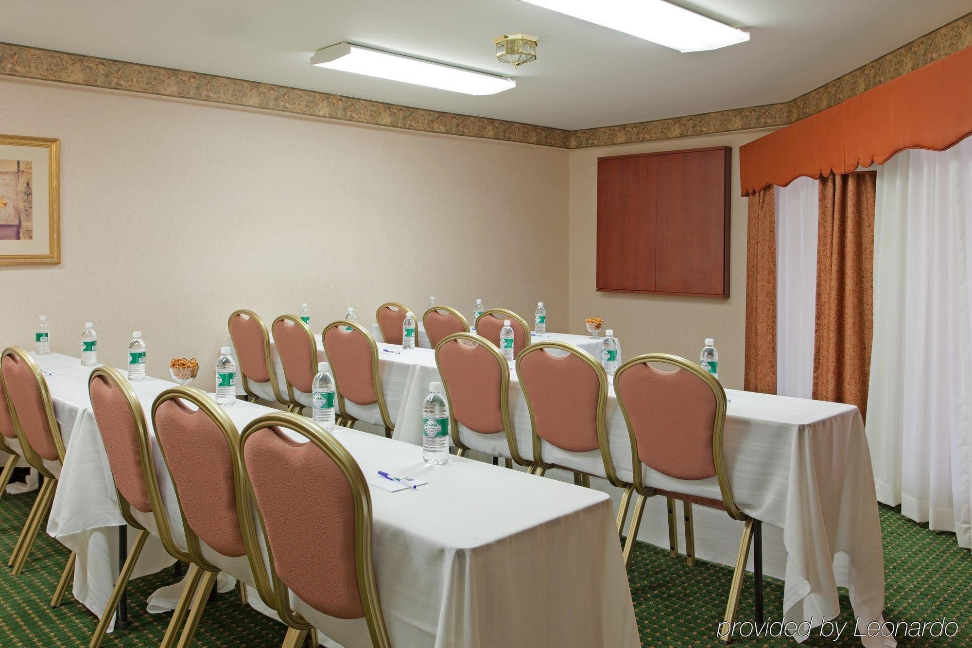 Holiday Inn Express Great Barrington By Ihg Съоръжения снимка