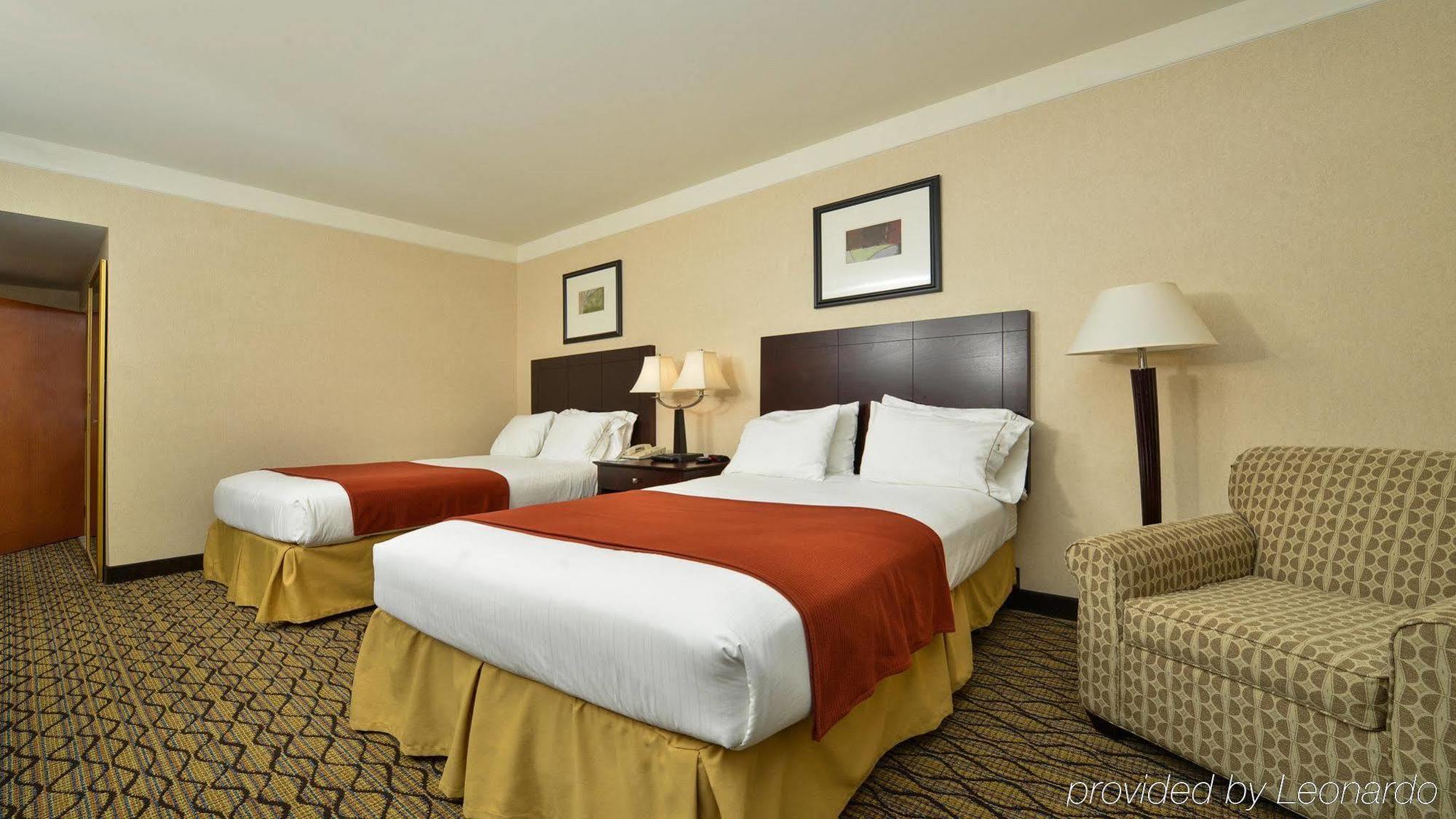 Holiday Inn Express Great Barrington By Ihg Екстериор снимка