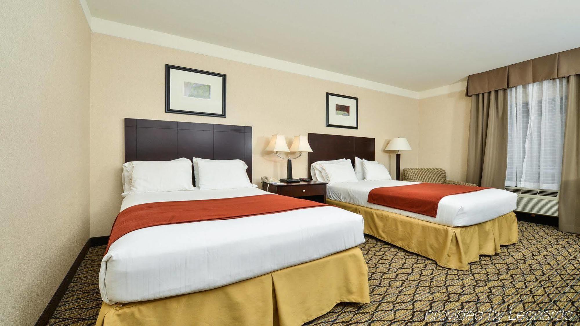 Holiday Inn Express Great Barrington By Ihg Екстериор снимка