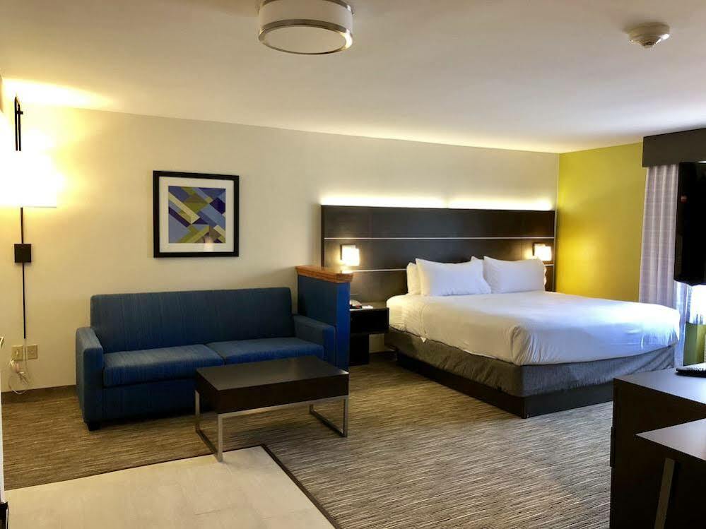 Holiday Inn Express Great Barrington By Ihg Екстериор снимка
