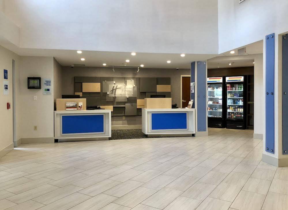 Holiday Inn Express Great Barrington By Ihg Екстериор снимка